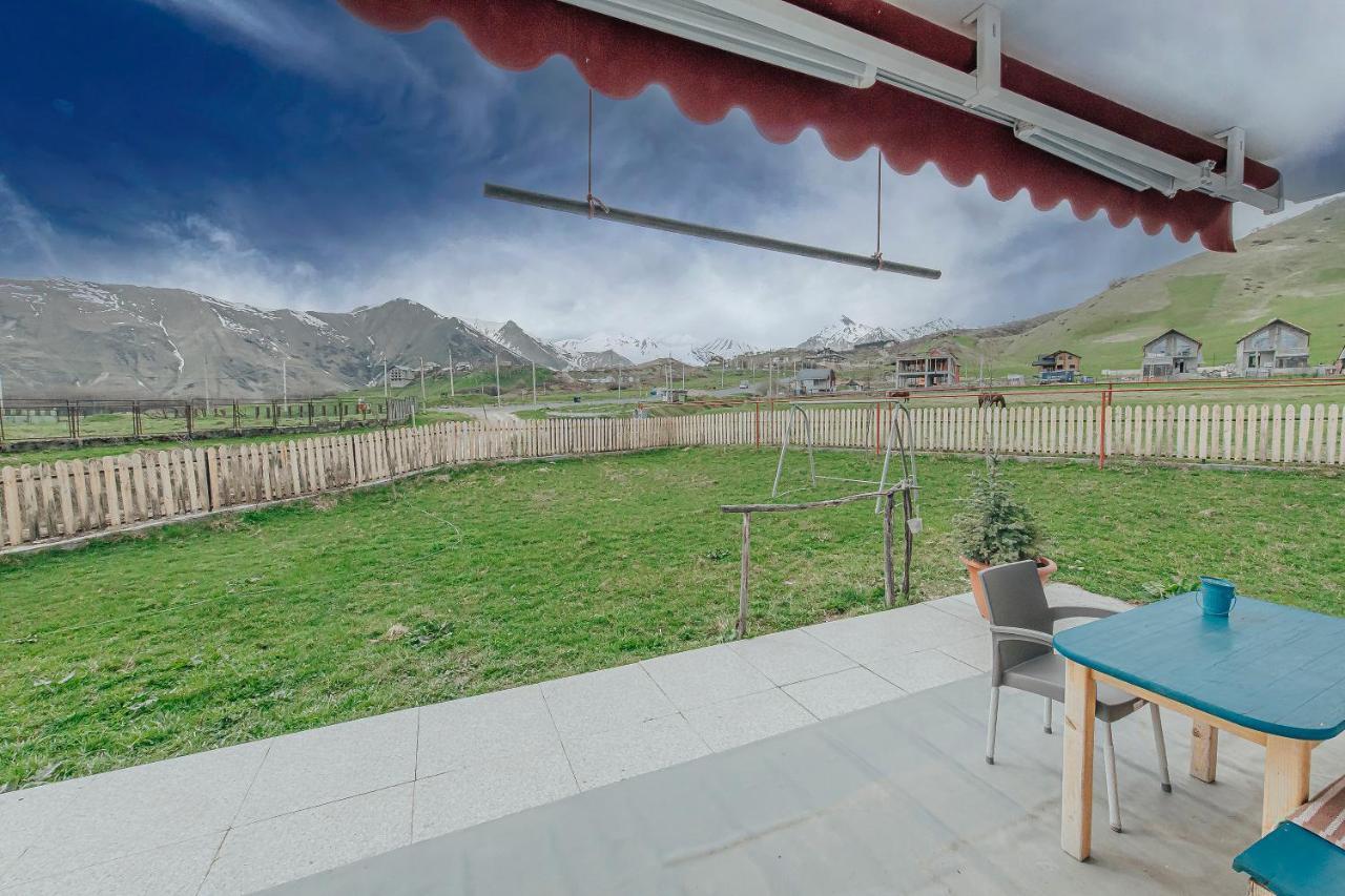 Ski House Bluebird Gudauri Bagian luar foto