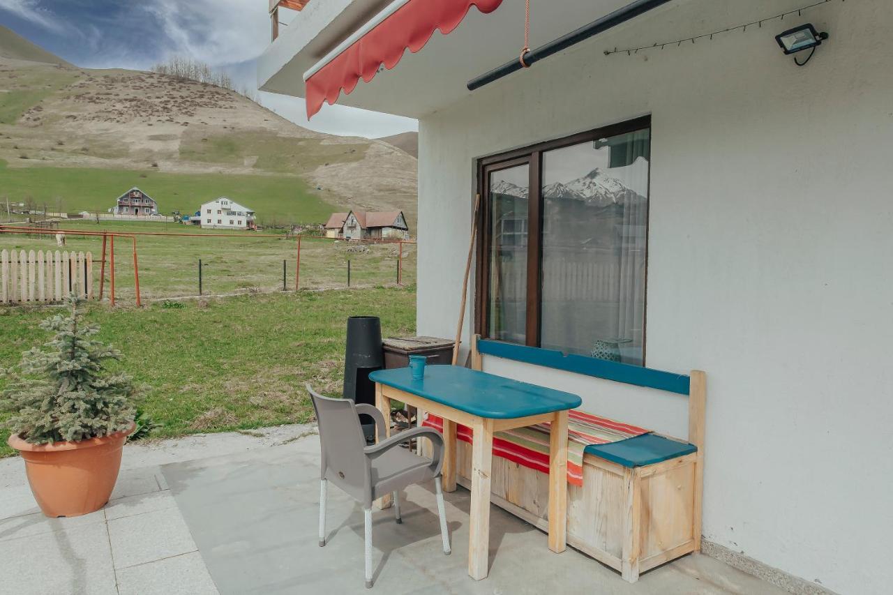 Ski House Bluebird Gudauri Bagian luar foto