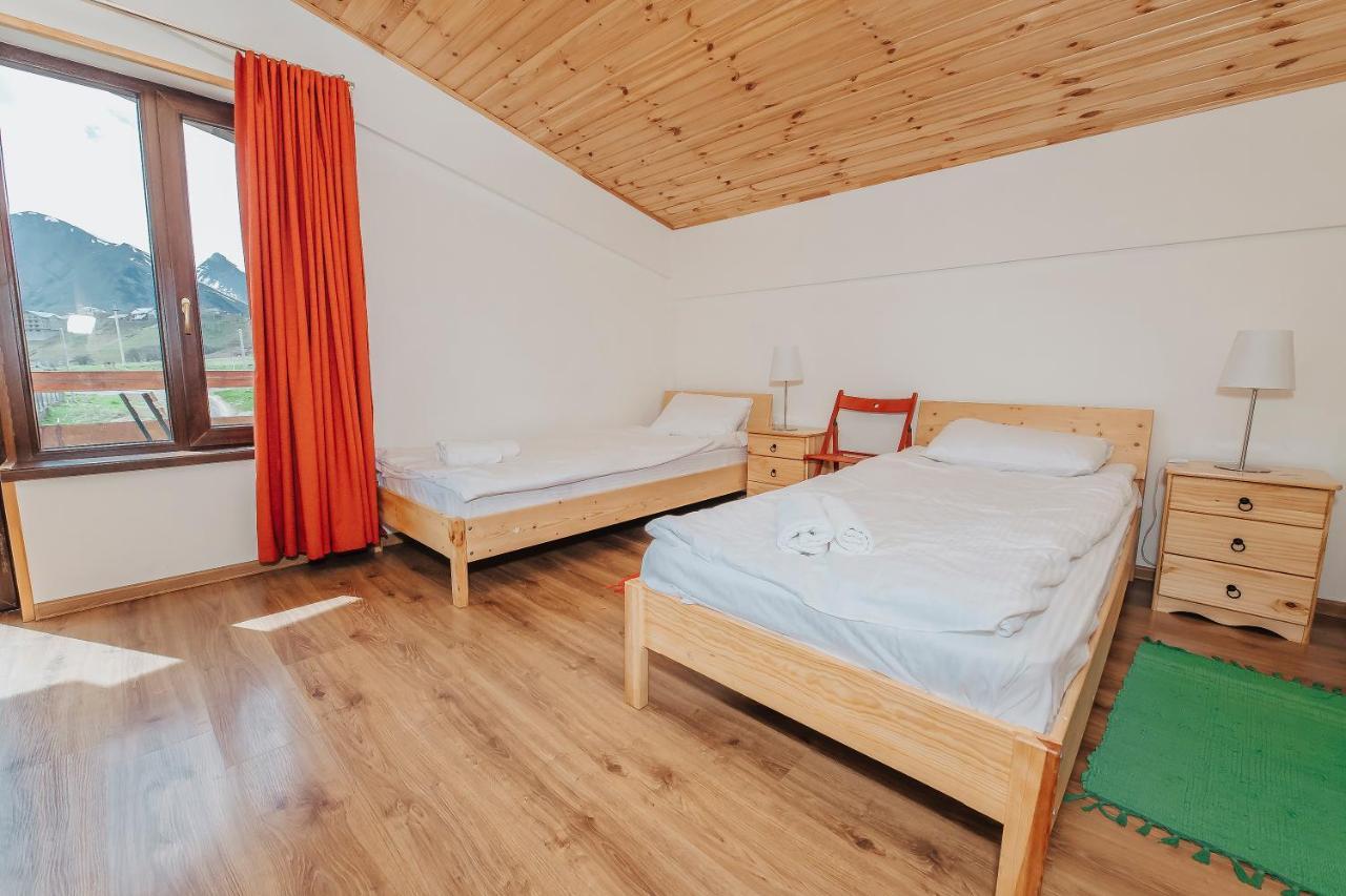 Ski House Bluebird Gudauri Bagian luar foto