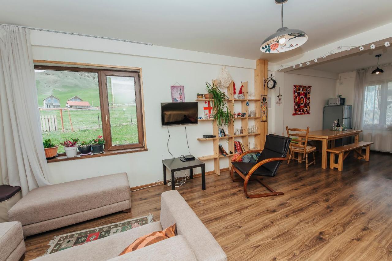 Ski House Bluebird Gudauri Bagian luar foto
